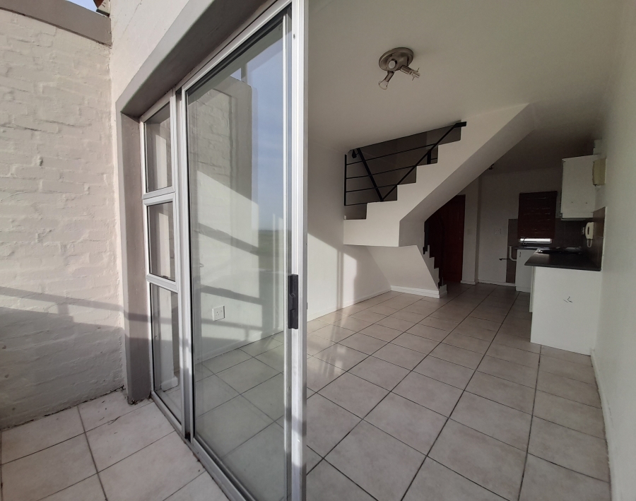 8 Bedroom Property for Sale in Uitzicht Western Cape